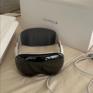 Apple Vision Pro VR Headset - Silver and Gray